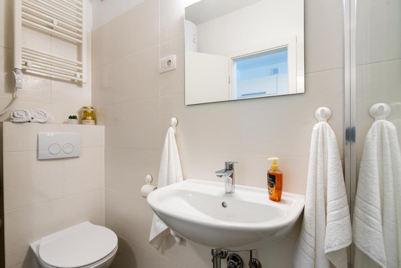 Studio Apartment Romana Σπλιτ Εξωτερικό φωτογραφία